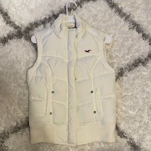 Hollister puffy white vest, size M.